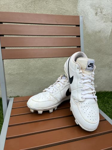 White Men's Size M 12.0 (W 13.0) Nike Air Jordan Low Top Molded Cleats (Used)