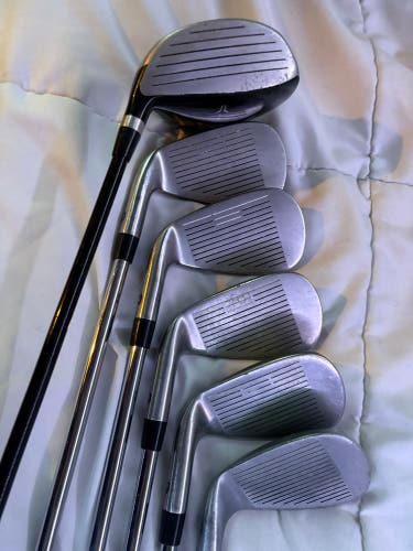 Men's Wilson Profile Right Handed Iron Set (Used)