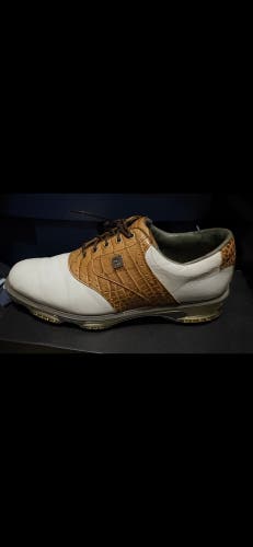 Men's Size M 9.5 (W 10.5) Footjoy DryJoys Golf Shoes (Used)