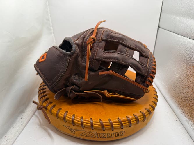 Infield RH Nokona X2 ELITE Baseball Glove 11.75" (Used)