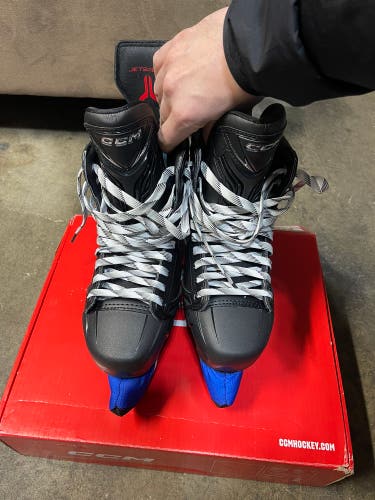2025 CCM JetSpeed FT890 Hockey Skates Wide Width 8.5 (New)
