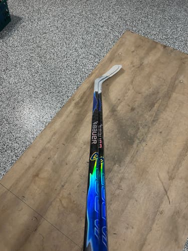 Senior Bauer Twitch Right Handed Hockey Stick P86 82 Flex Pro Stock (Used)