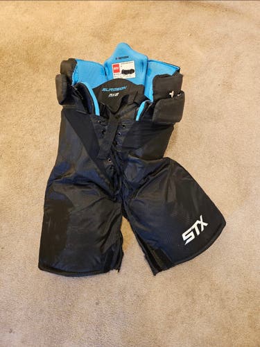 STX Surgeon RX2 Hockey Player Shoulder Pads Senior Medium Used