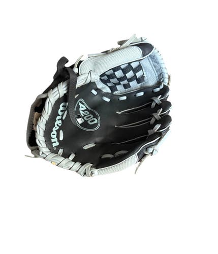 Wilson A2000 RH Baseball Glove 10" (Used)