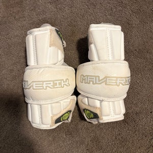 Small / Medium Adult Maverik M4 Arm Pads (Used)