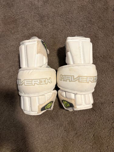 Small / Medium Adult Maverik M4 Arm Pads (Used)