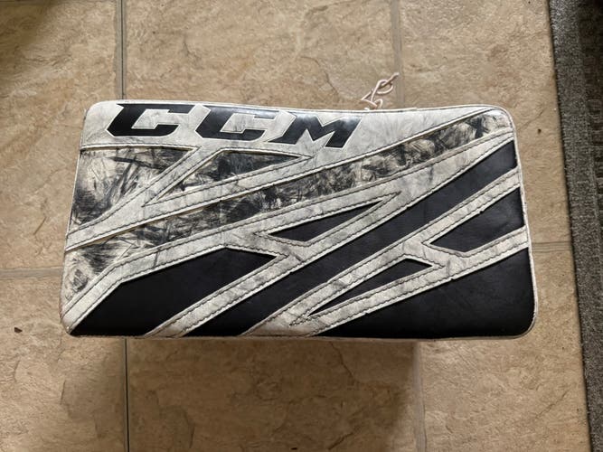 CCM Extreme Flex 4.5 Regular (Used)