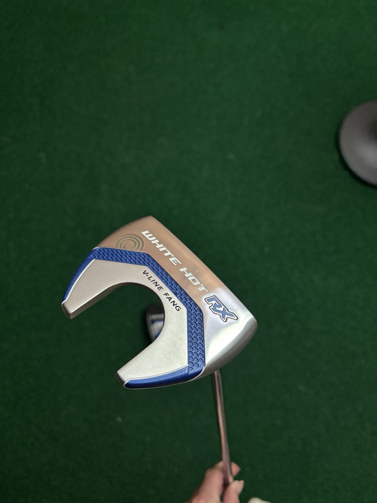 Odyssey White Hot RX V-Line Fang Putter 34