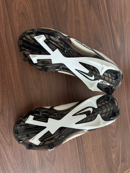 Nike Alpha Menace Elite 3 Football Cleats White/Black Mens 