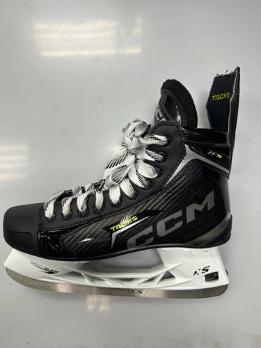 CCM Tacks XF 70 Hockey Skates Size 8.5 **NEW**