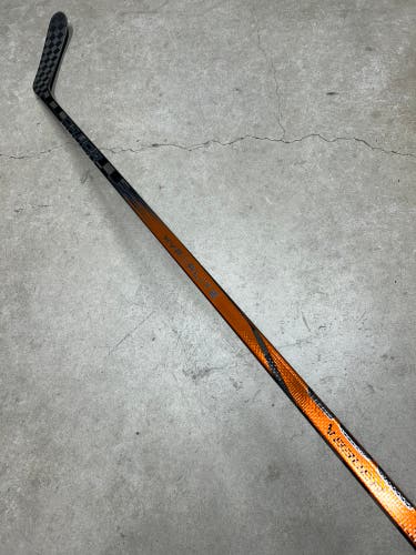 95 Flex P28M Senior Bauer Vapor Hyperlite2 Right Hand Hockey Stick (New) Pro Stock