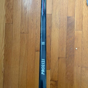 Intermediate PRO Red Line Right Handed Hockey Stick Toe Pattern 77 Flex Pro Stock (Used)