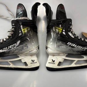 Bauer Vapor Hyperlite 2 Hockey Skates Size 6 **Used**