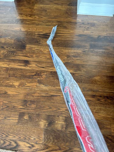 Senior Bauer Vapor Flylite Right Handed Hockey Stick P92 77 Flex (New)
