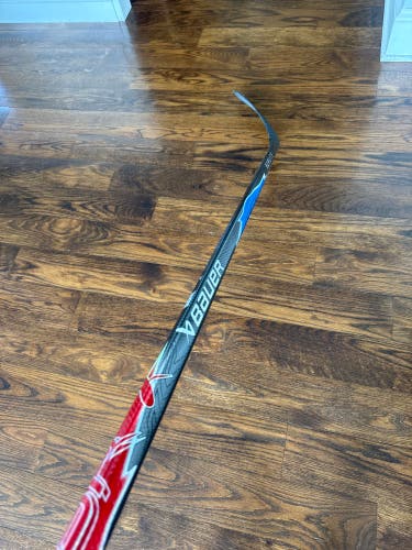Senior Bauer Vapor Flylite Right Handed Hockey Stick P92 77 Flex Pro Stock (New)
