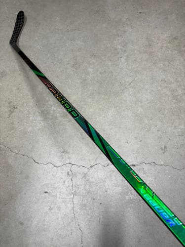 82 Flex P28 Senior Bauer Nexus Tracer Right Hand Hockey Stick (Like New) Pro Stock