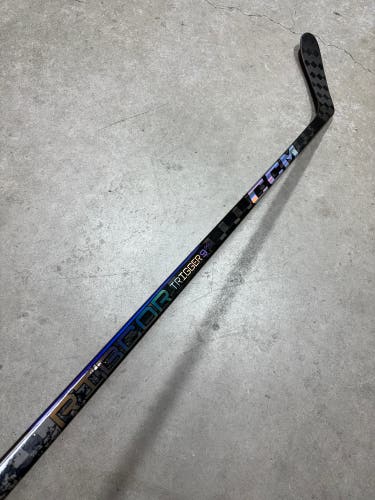85 Flex P28 Senior CCM RibCor Trigger 9 Pro Left Hand Hockey Stick Pro Stock (Like New)