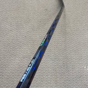 Junior Blue Bauer Nexus Tracer Right Handed Hockey Stick P28 40 Flex (New)