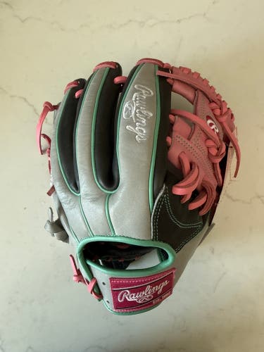 2025 Rawlings Heart of the Hide RH Infield Baseball Glove 11.5" (New)