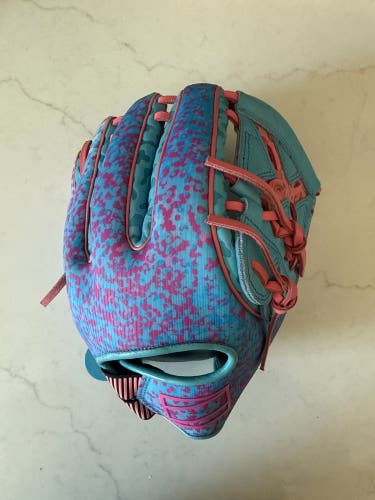2025 Rawlings REV1X RH Pitcher's Baseball Glove 11.75" (New)