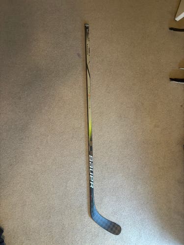 Senior Bauer Vapor Hyperlite 2 Left Hand Hockey Stick P92 77 Flex (Used)