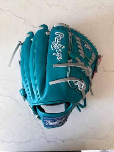 2025 Rawlings Heart of the Hide RH Pitcher's Baseball Glove 11.75" (New)