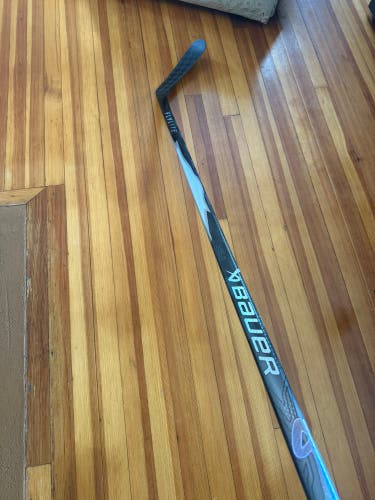 Senior Bauer Vapor Flylite Right Handed Hockey Stick 82 Flex Pro Stock (Used)