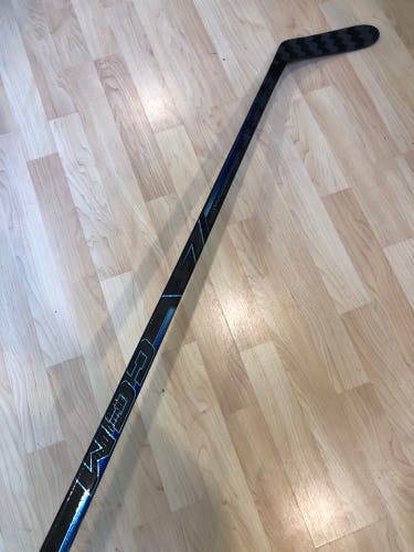 Senior CCM Vizion Hockey Stick Right Handed P28 65 Flex (New)