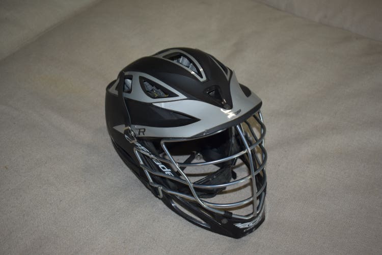 Cascade R Lacrosse Players Helmet w/Adjustable SPR Fit - Like New!