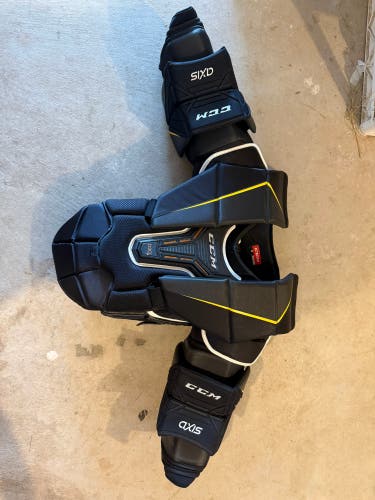 Small CCM Axis Pro Goalie Chest Protector (New)