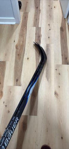 Senior Bauer Vapor FlyLite Right Handed Hockey Stick P90TM 87 Flex (New)