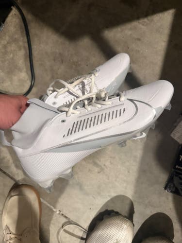 White Men's Size M 12.0 (W 13.0) Adult Nike Vapor edge pro 360 Molded Cleats Cleats (New)