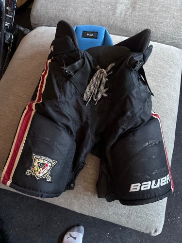 Men's Senior Medium Bauer Nexus Hockey Pants Pro Stock (Used)