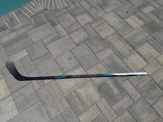 Intermediate Bauer Right Handed Hockey Stick P92 65 Flex (Used)