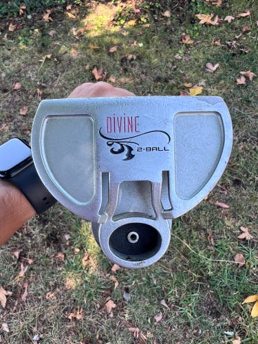 LADIES Odyssey Divine 2-Ball Putter 32" NEEDS NEW GRIP, READ DESCRIPTION