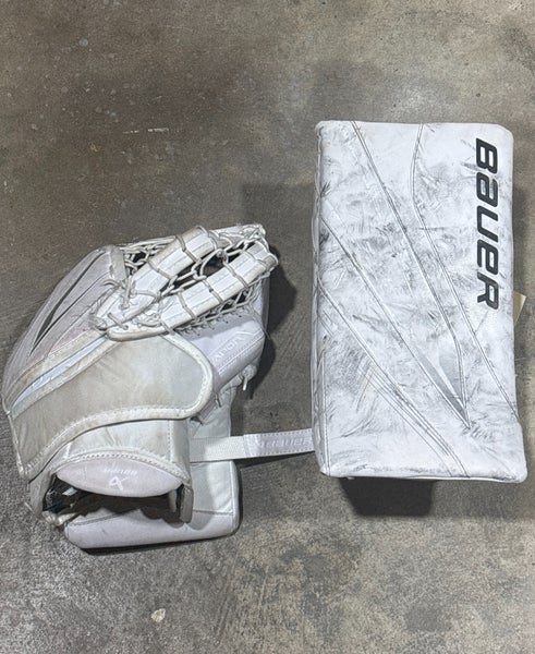 White Intermediate Bauer Vapor X5 Pro Goalie Glove & Blocker Set Regular (Used)