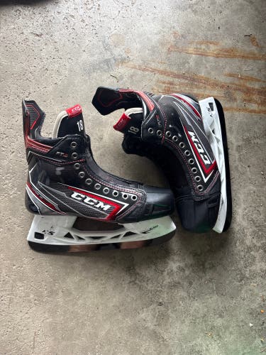 2019 CCM JetSpeed FT2 Hockey Skates Regular Width Pro Stock 8.5 (New)