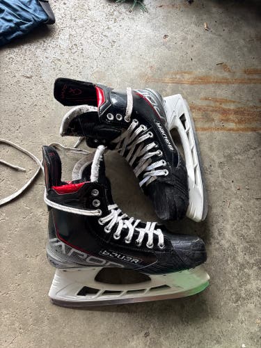 2021 Bauer Vapor 3X Hockey Skates Regular Width 10 (Used)