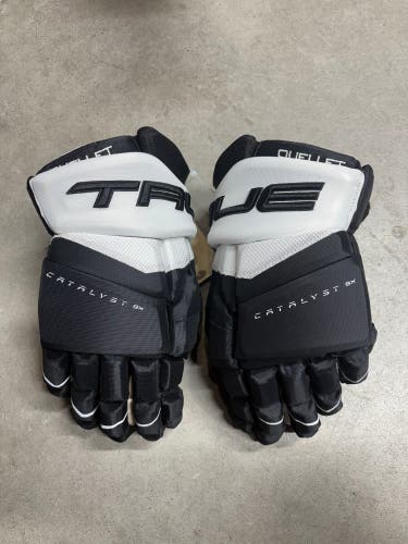 14” True Catalyst 9X Pittsburg Penguins Gloves Pro Stock (New) NHL