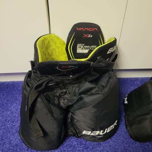 Junior Medium Bauer Vapor 2X Pro Hockey Pants (Used)