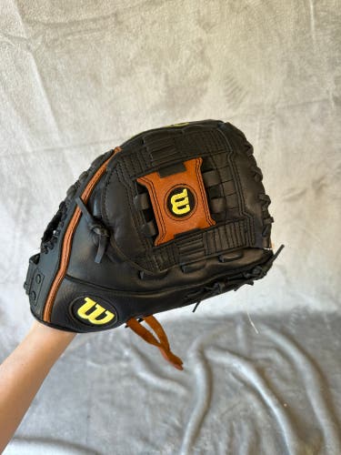 Black Wilson A700 RH Pitcher's Baseball Glove 12" (Used)