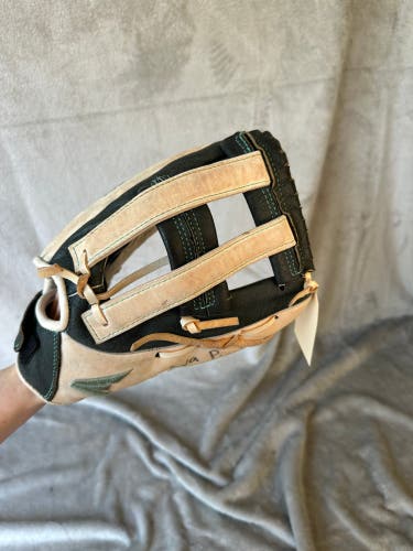 Easton Ghost NX RH Outfield Softball Glove 11" (Used)