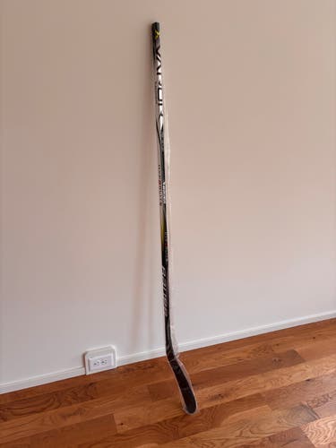 Intermediate Bauer Vapor Hyperlite 2 Left Hand Hockey Stick P92 55 Flex (New)