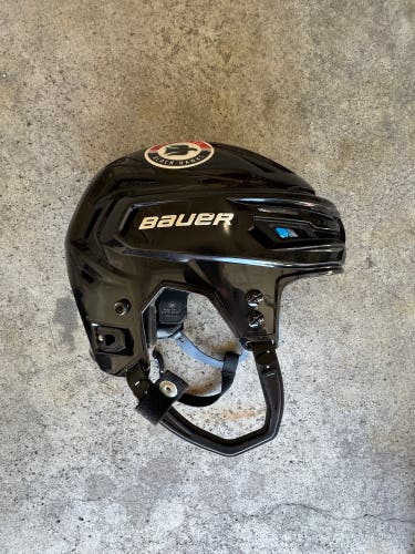 Medium Bauer Re-Akt 150 Helmet (Used)