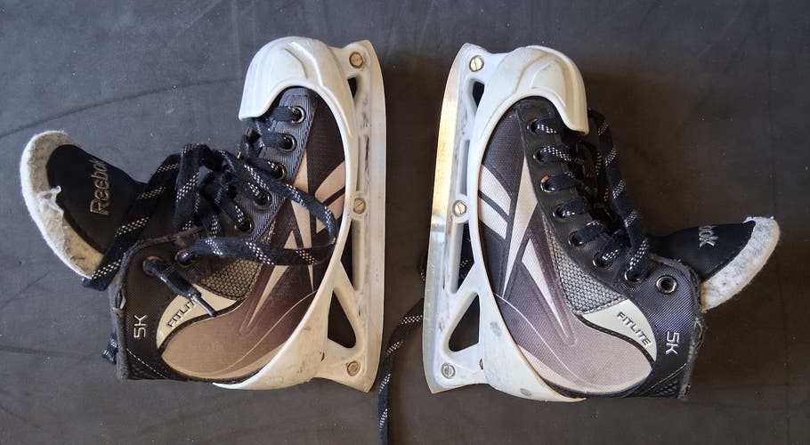 Reebok 5K Hockey Goalie Skates Regular Width Size 2 (Used)