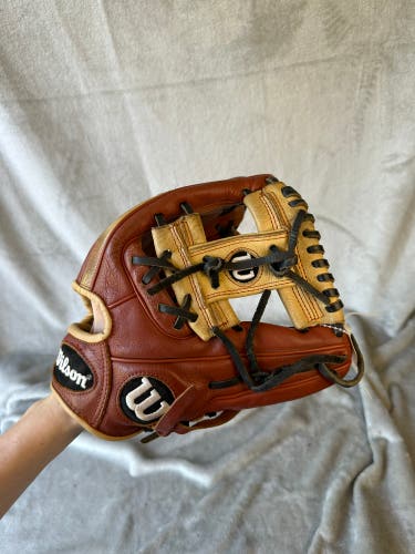 Brown Wilson A550 RH Infield Baseball Glove 11" (Used)