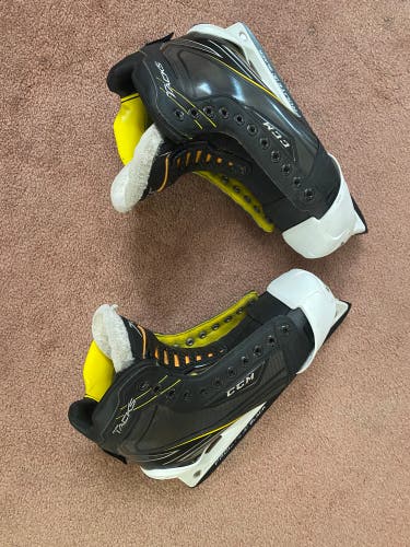 2016 CCM Tacks Hockey Goalie Skates Regular Width 7.5 (Used)