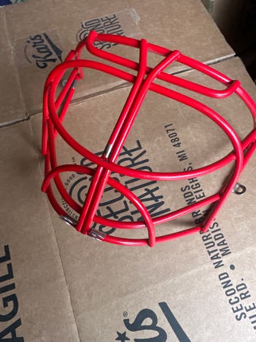 Senior MX10 Goalie Mask (Used)
