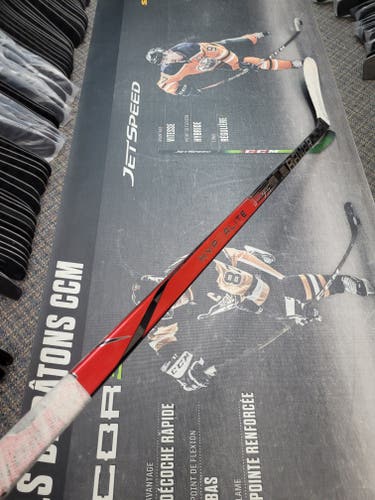 P28 | 87 Flex Senior Bauer Vapor Hyperlite 2 Left Hand Hockey Stick P28 Pro Stock (Used)