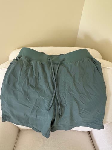 Medium Men's Lululemon Shorts (Used)